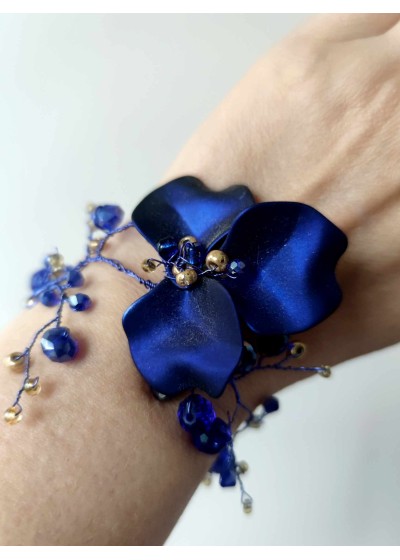 Дизайнерска гривна с кристали в кралско синьо- модел Crystal Butterfly Blue